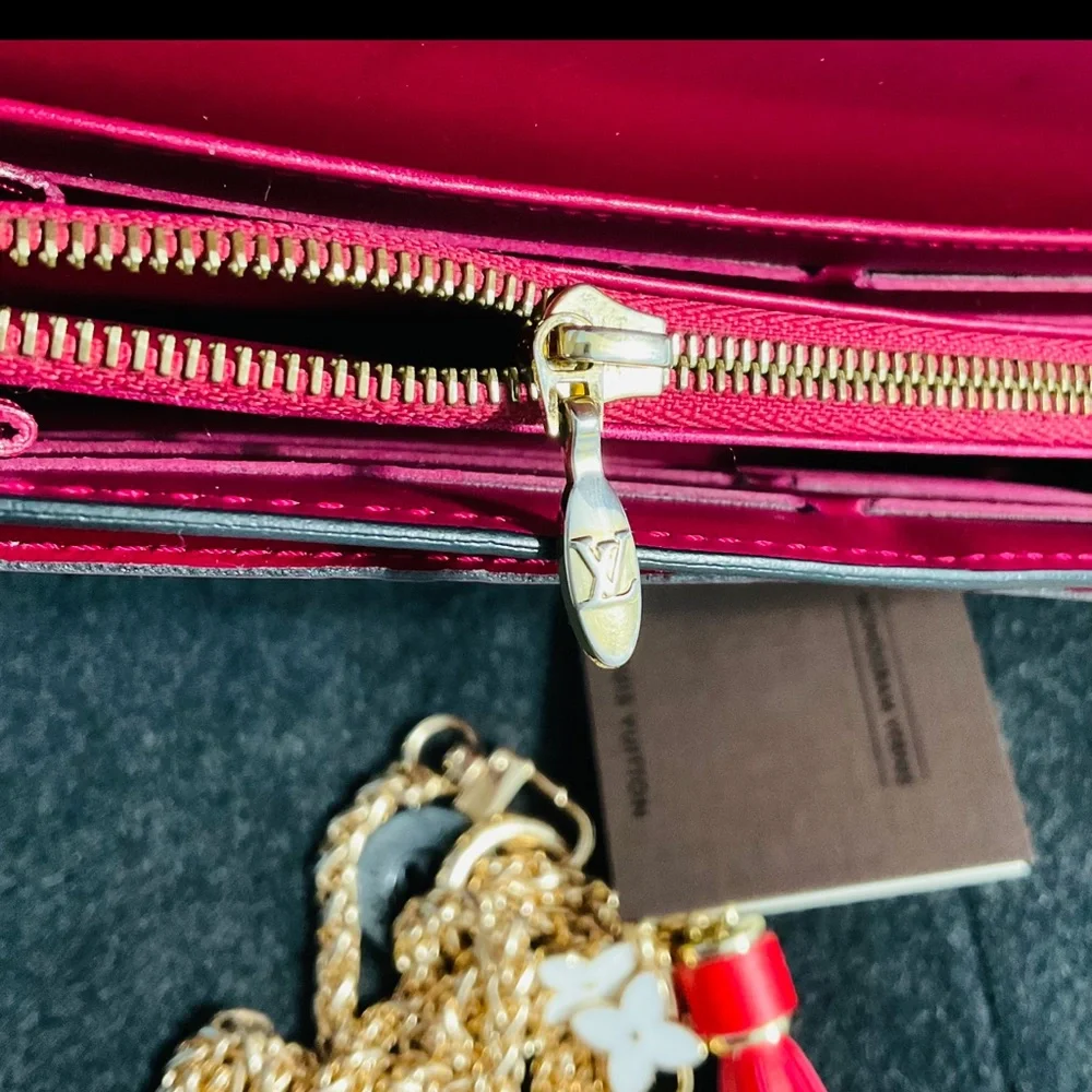 ✅AUTHENTIC LV LONG WALLET VERNIS VERYGOOD CONDITION GIFTABLE - Picture 7 of 15